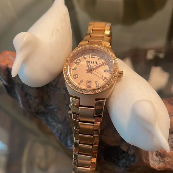 Fossil Accessories Preowned Womans Fossil Watch Poshmark
